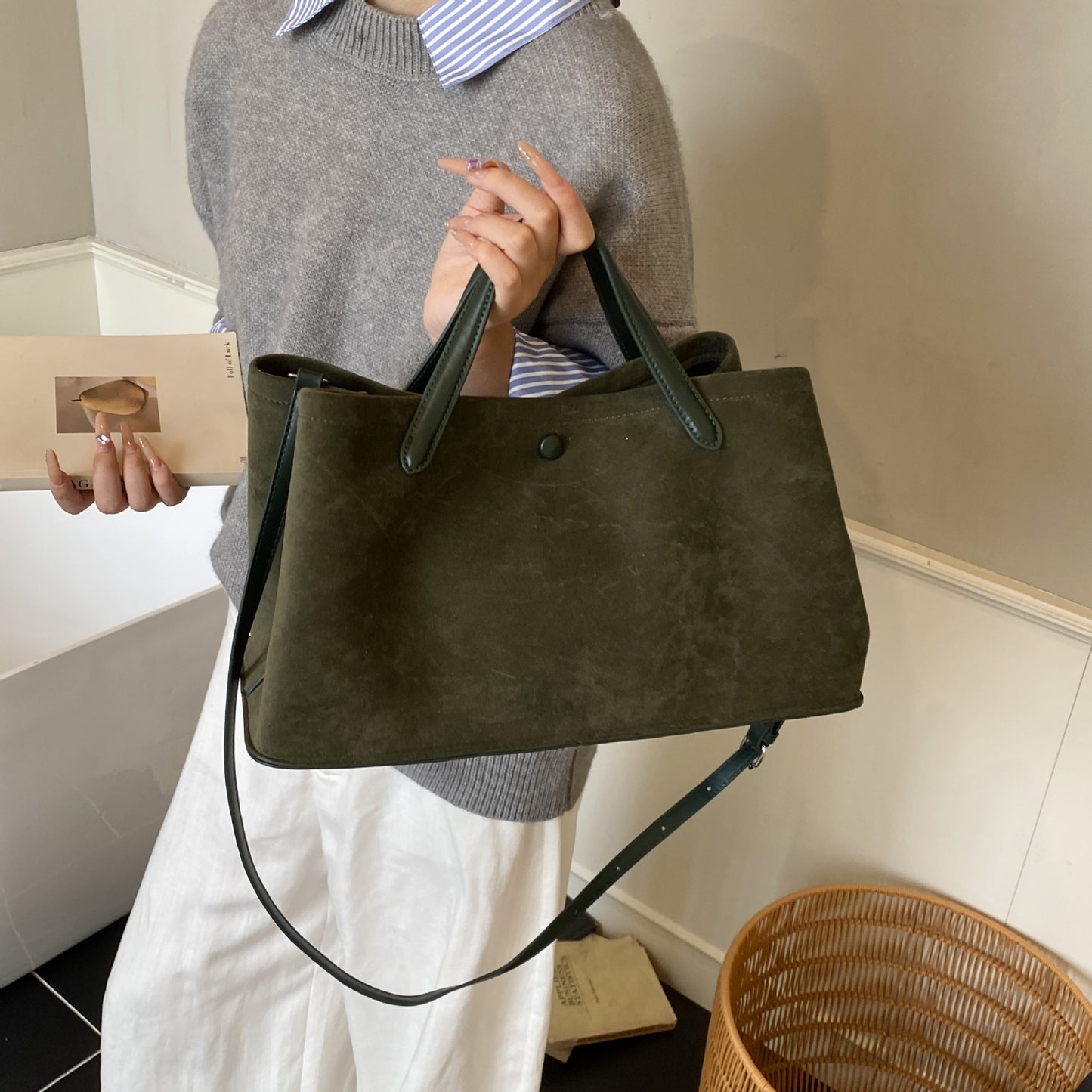 The Wafa - Suede Retro Crossbody