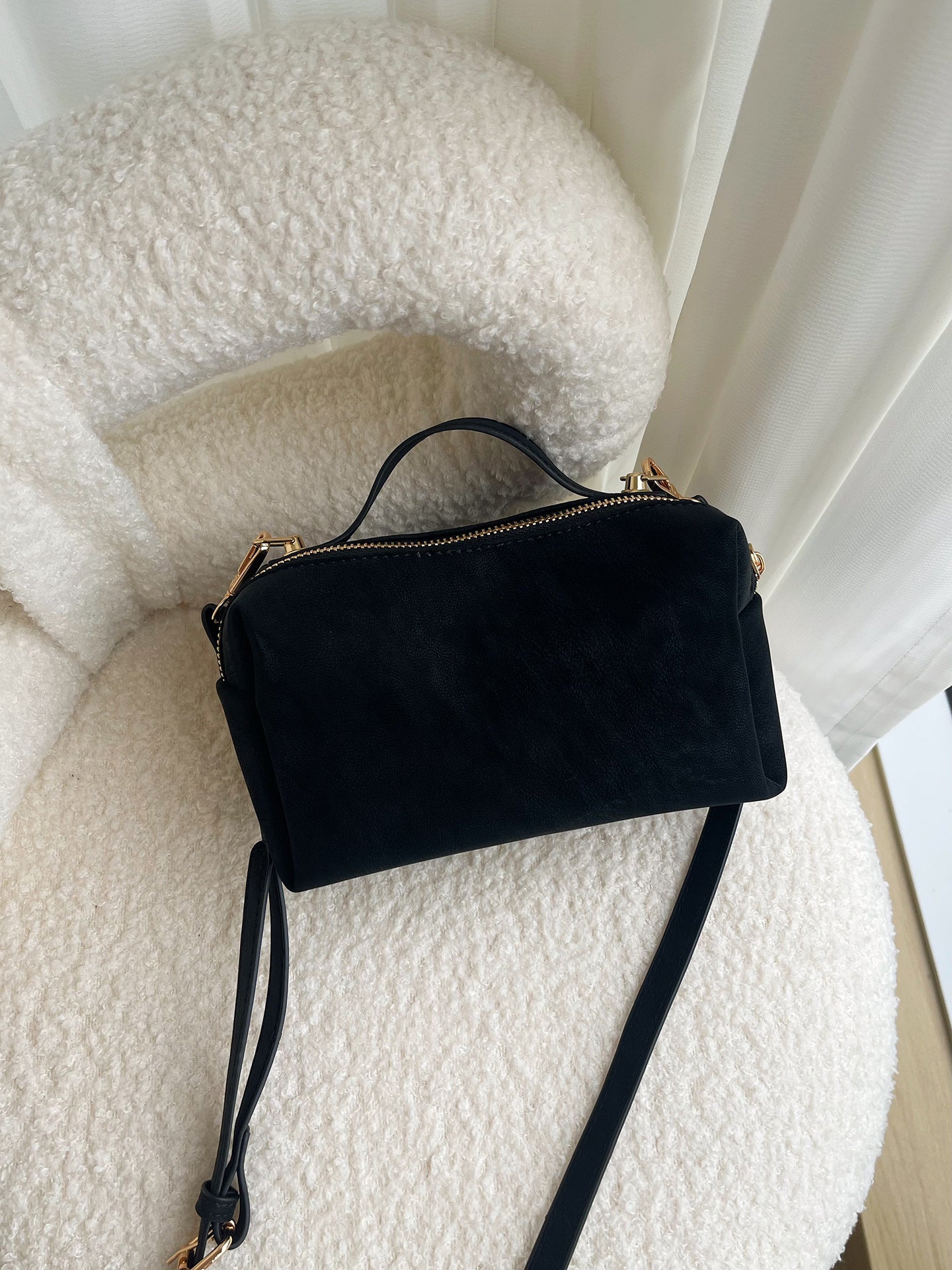 The Lara - Retro Small Square Crossbody